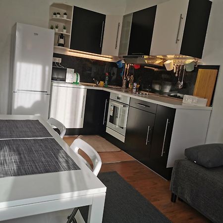 E34 Apartment Budapest Bagian luar foto